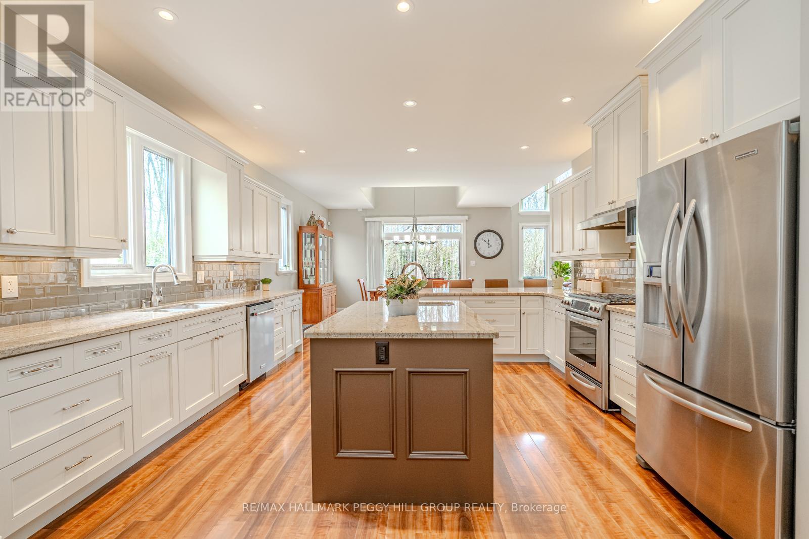 2 Sumach Court, Wasaga Beach, Ontario  L9Z 0A8 - Photo 6 - S12981340