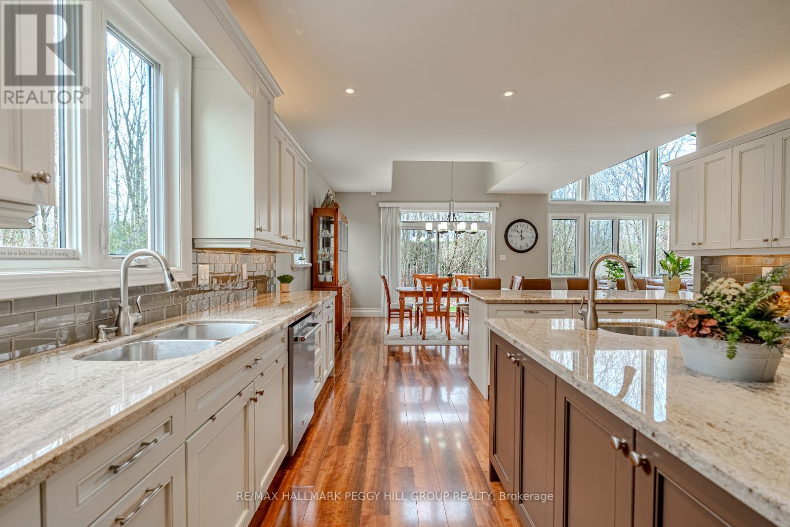 2 Sumach Court, Wasaga Beach, Ontario  L9Z 0A8 - Photo 7 - S12981340