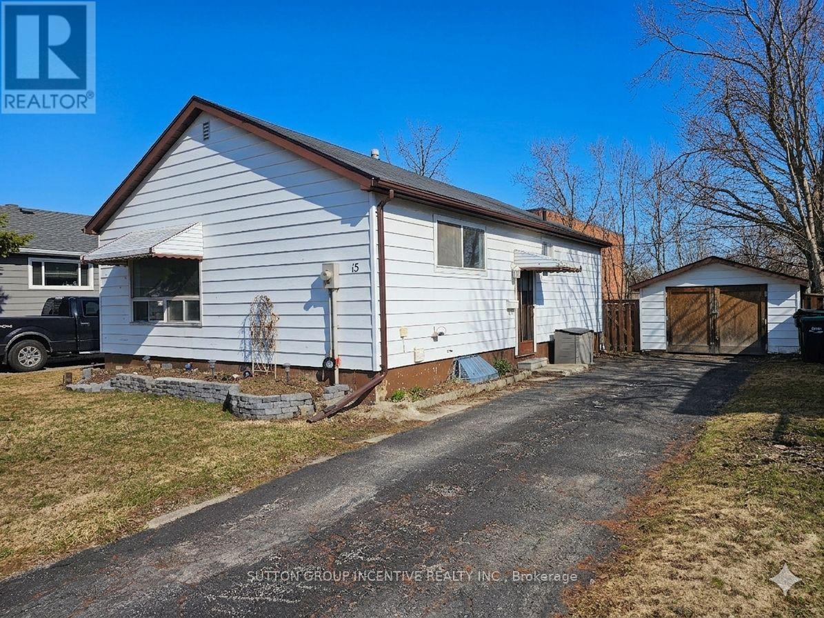 15 NEWTON STREET, Barrie, Ontario