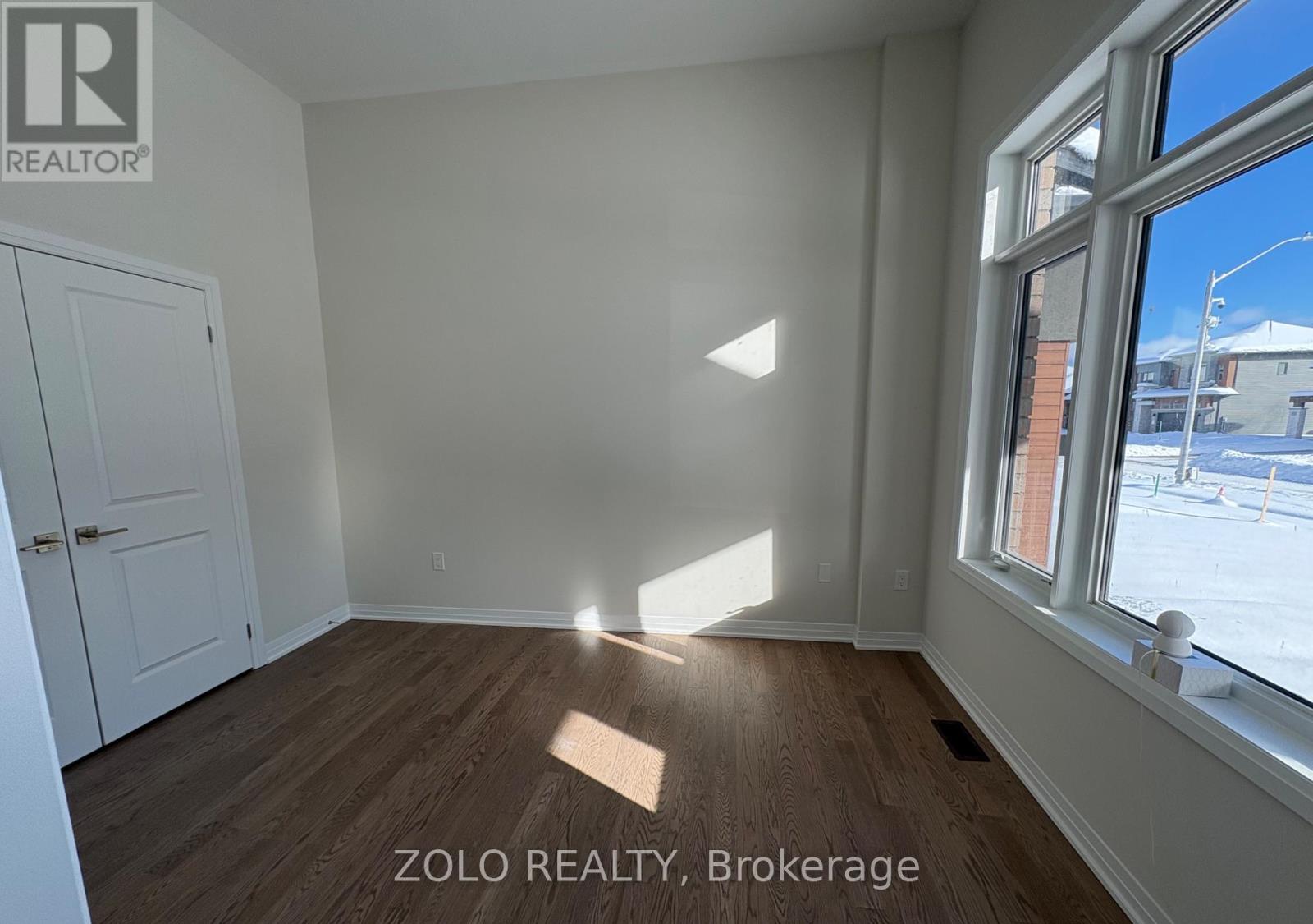 3172 Searidge Street, Severn (West Shore), Ontario  L3V 8R1 - Photo 6 - S12981510