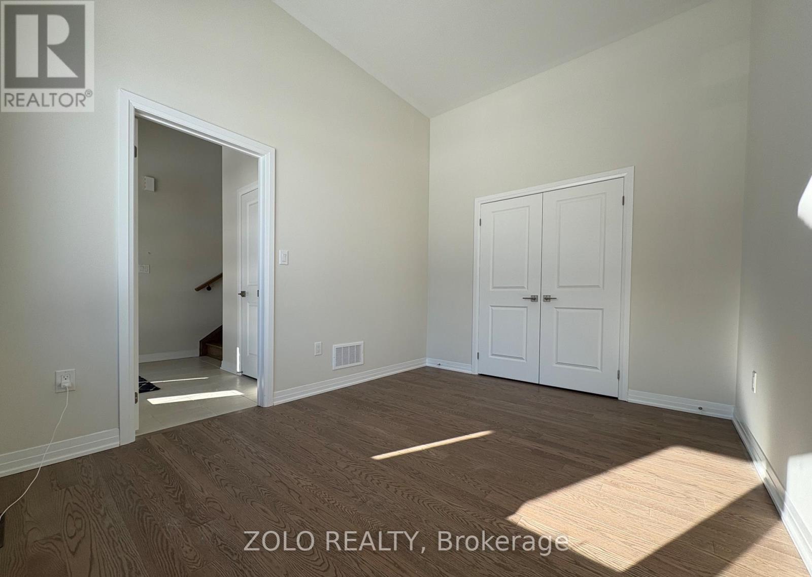 3172 Searidge Street, Severn (West Shore), Ontario  L3V 8R1 - Photo 7 - S12981510