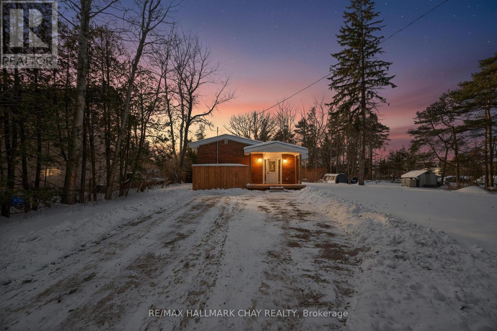 8717 BEACHWOOD ROAD, Wasaga Beach, Ontario