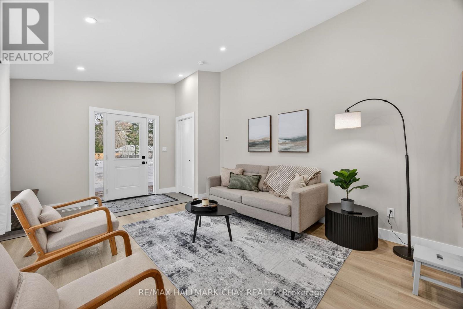 8717 Beachwood Road, Wasaga Beach, Ontario  L9Z 2G5 - Photo 10 - S12981632