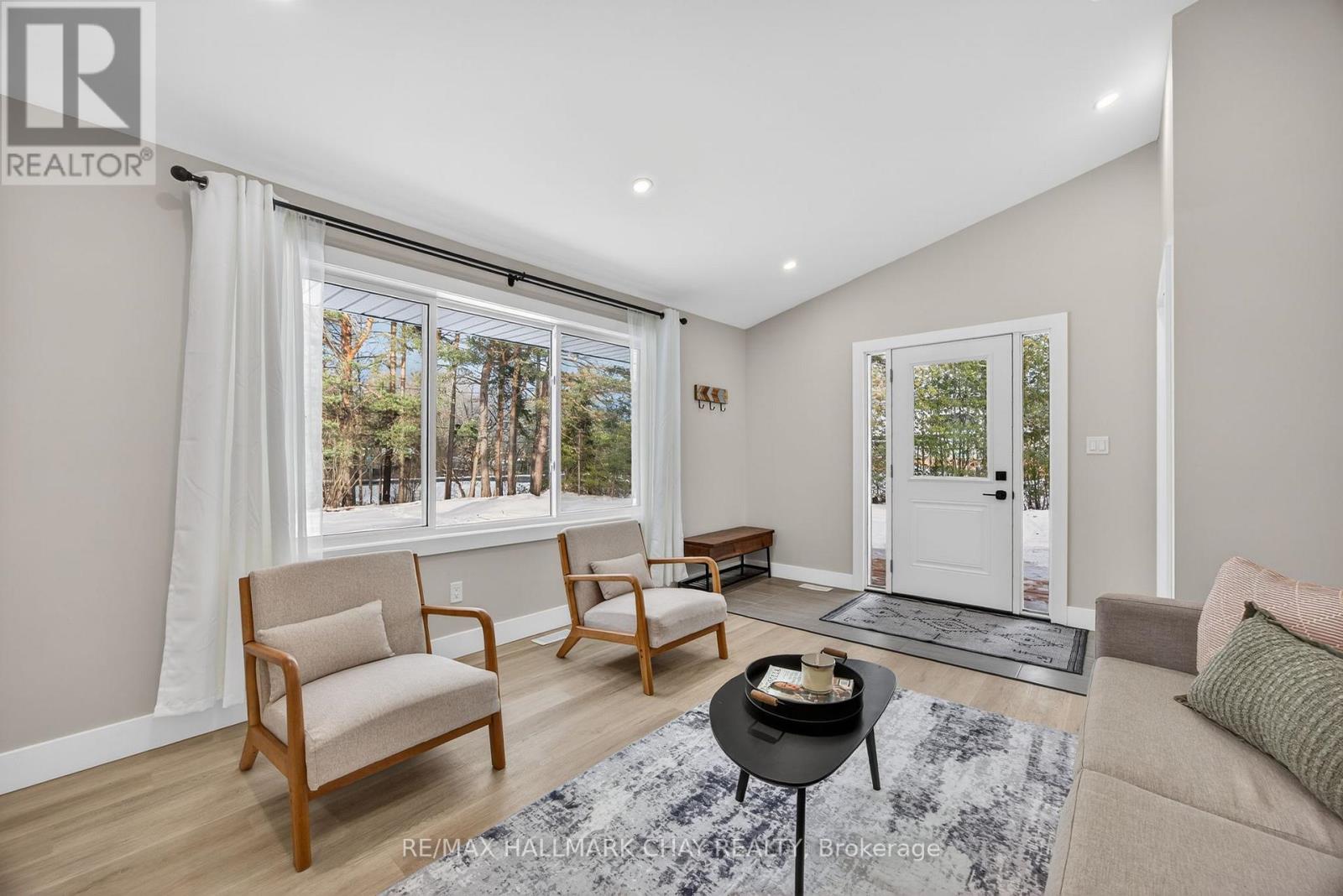 8717 Beachwood Road, Wasaga Beach, Ontario  L9Z 2G5 - Photo 11 - S12981632