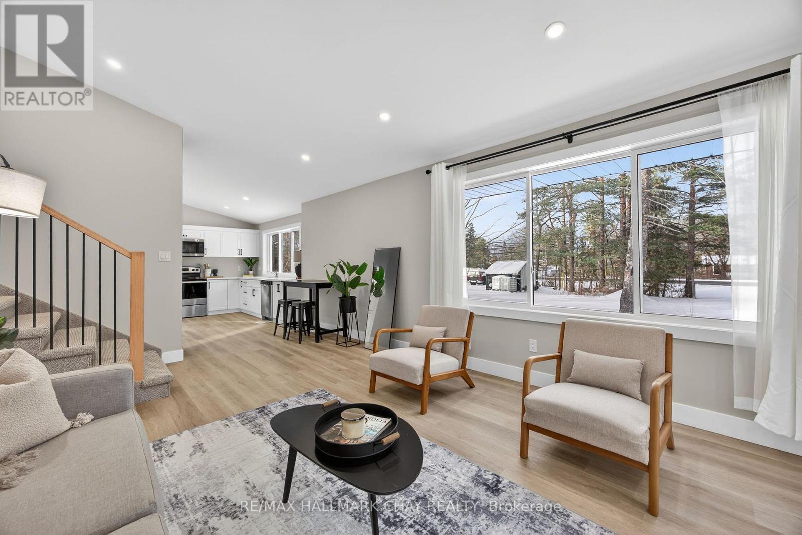 8717 Beachwood Road, Wasaga Beach, Ontario  L9Z 2G5 - Photo 12 - S12981632