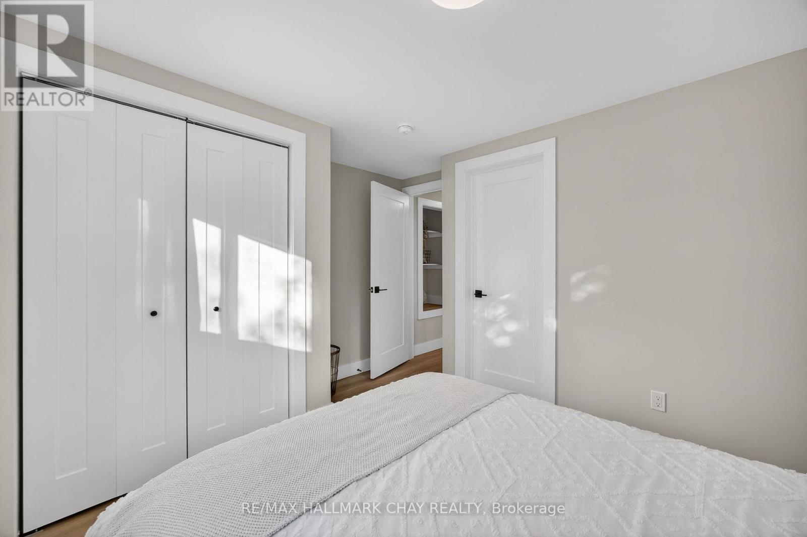 8717 Beachwood Road, Wasaga Beach, Ontario  L9Z 2G5 - Photo 26 - S12981632