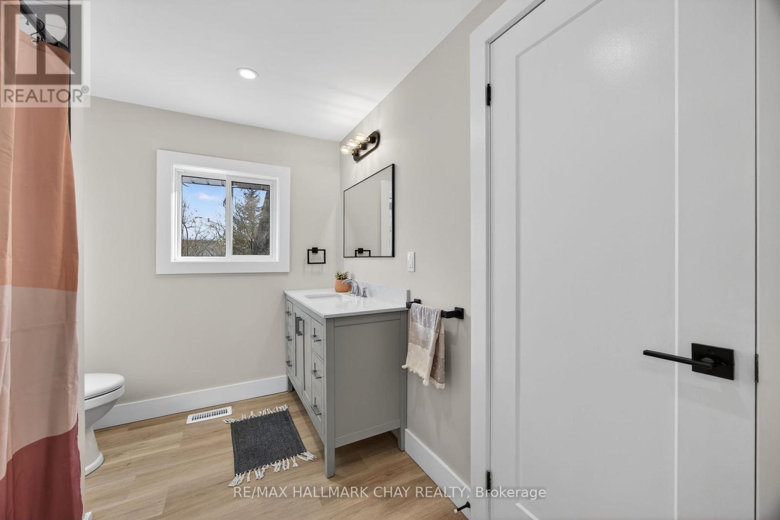 8717 Beachwood Road, Wasaga Beach, Ontario  L9Z 2G5 - Photo 29 - S12981632