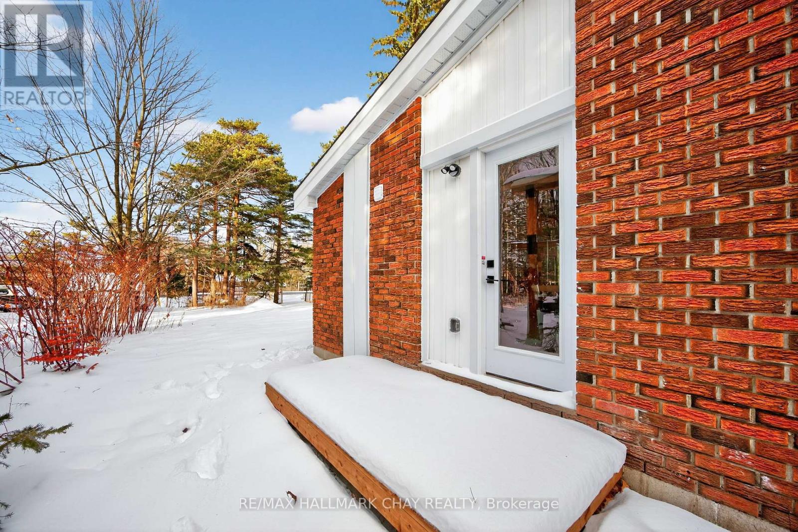 8717 Beachwood Road, Wasaga Beach, Ontario  L9Z 2G5 - Photo 42 - S12981632