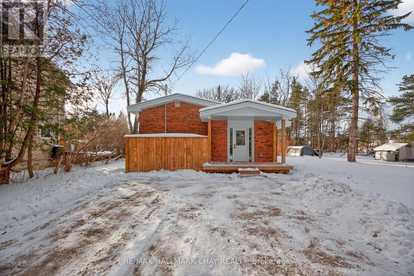 8717 Beachwood Road, Wasaga Beach, Ontario  L9Z 2G5 - Photo 6 - S12981632