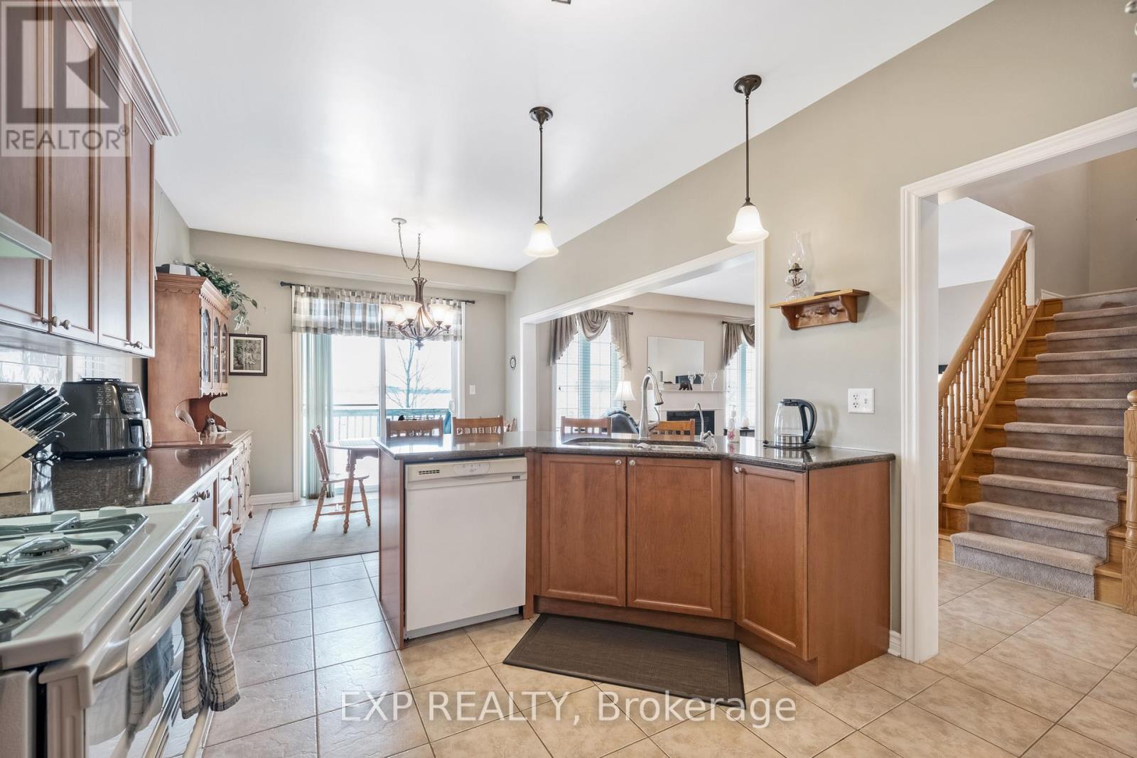 106 Succession Crescent, Barrie (Innis-Shore), Ontario  L4M 7G6 - Photo 11 - S12981682