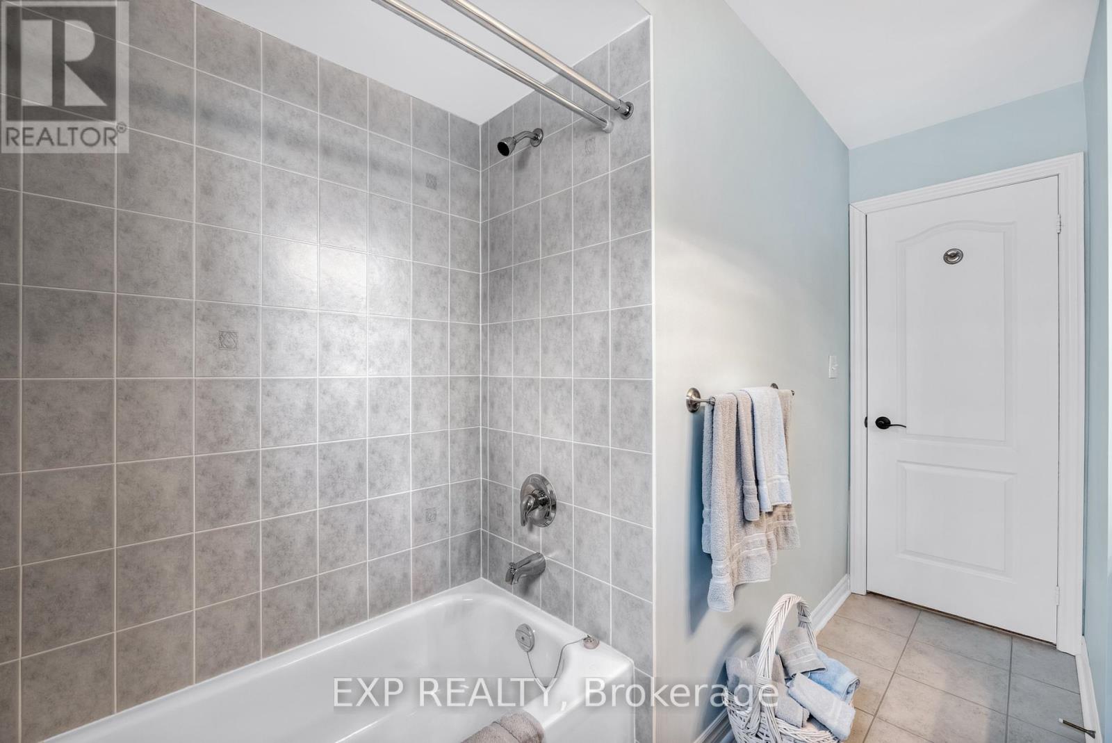 106 Succession Crescent, Barrie (Innis-Shore), Ontario  L4M 7G6 - Photo 34 - S12981682