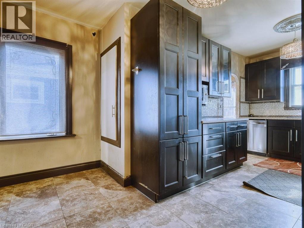 37 Kernahan Street, St. Catharines, Ontario  L2R 4T1 - Photo 6 - 40816116