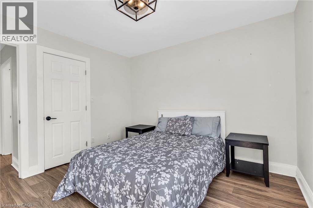 9 Dunbar Road S, Waterloo, Ontario  N2L 2C9 - Photo 12 - 40817524