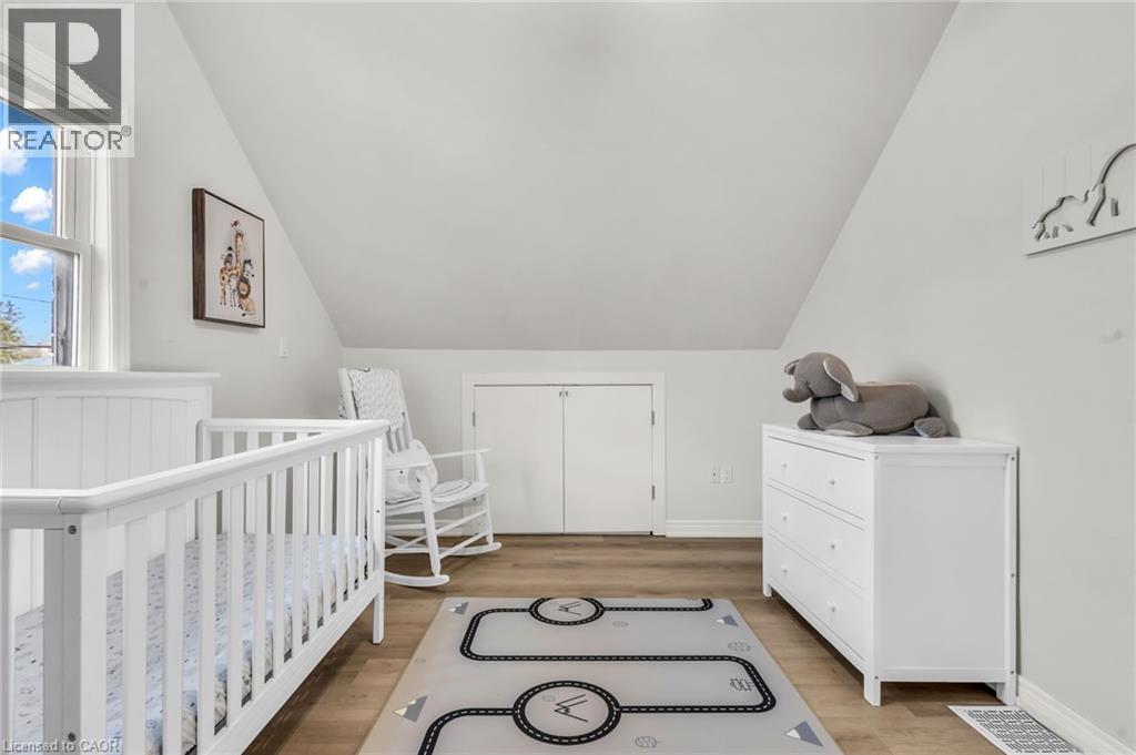 9 Dunbar Road S, Waterloo, Ontario  N2L 2C9 - Photo 22 - 40817524