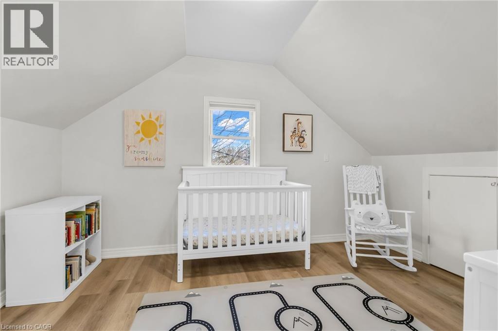 9 Dunbar Road S, Waterloo, Ontario  N2L 2C9 - Photo 21 - 40817524