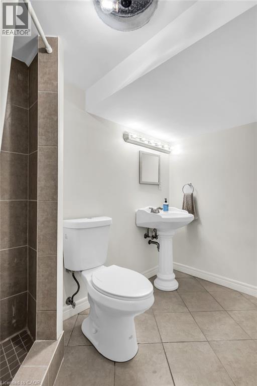 9 Dunbar Road S, Waterloo, Ontario  N2L 2C9 - Photo 30 - 40817524