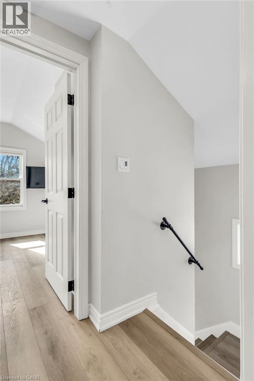 9 Dunbar Road S, Waterloo, Ontario  N2L 2C9 - Photo 25 - 40817524