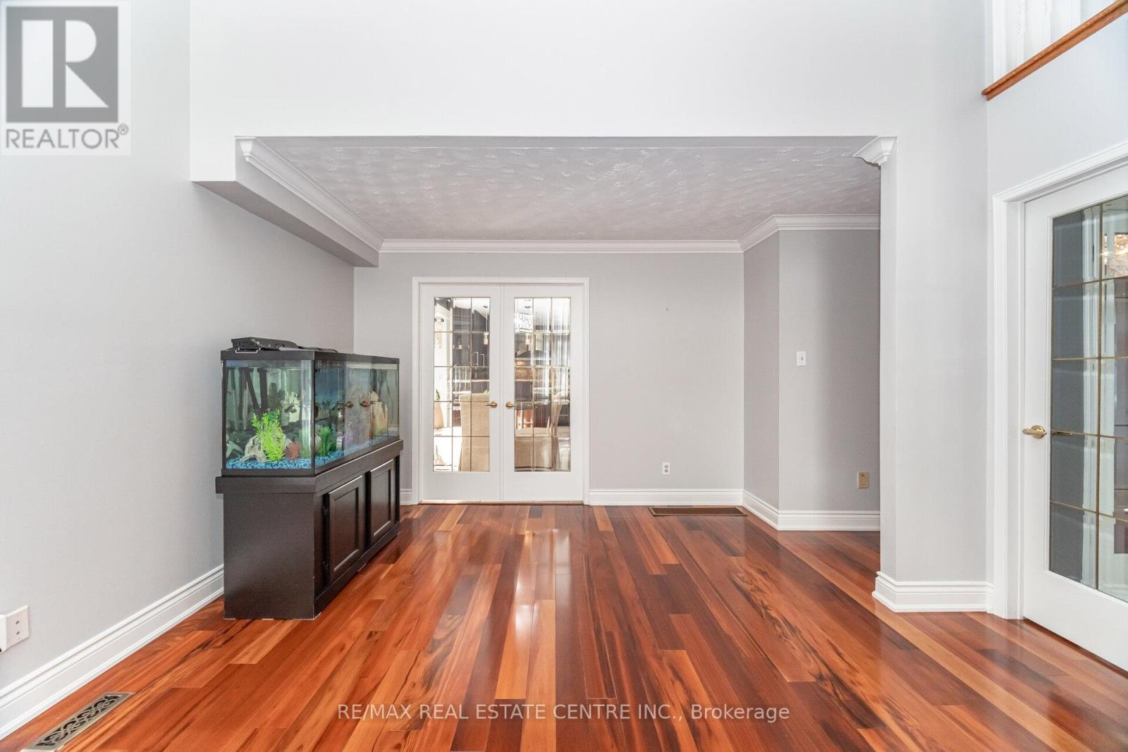 15 Brookbank Court, Brampton, Ontario  L6Z 3G4 - Photo 11 - W12981318