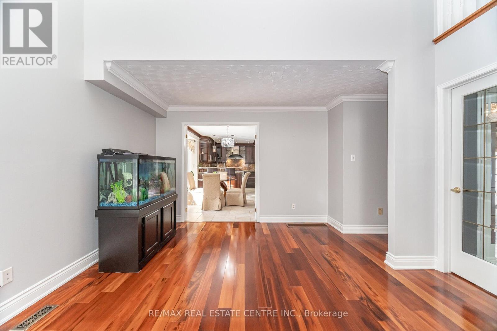 15 Brookbank Court, Brampton, Ontario  L6Z 3G4 - Photo 12 - W12981318