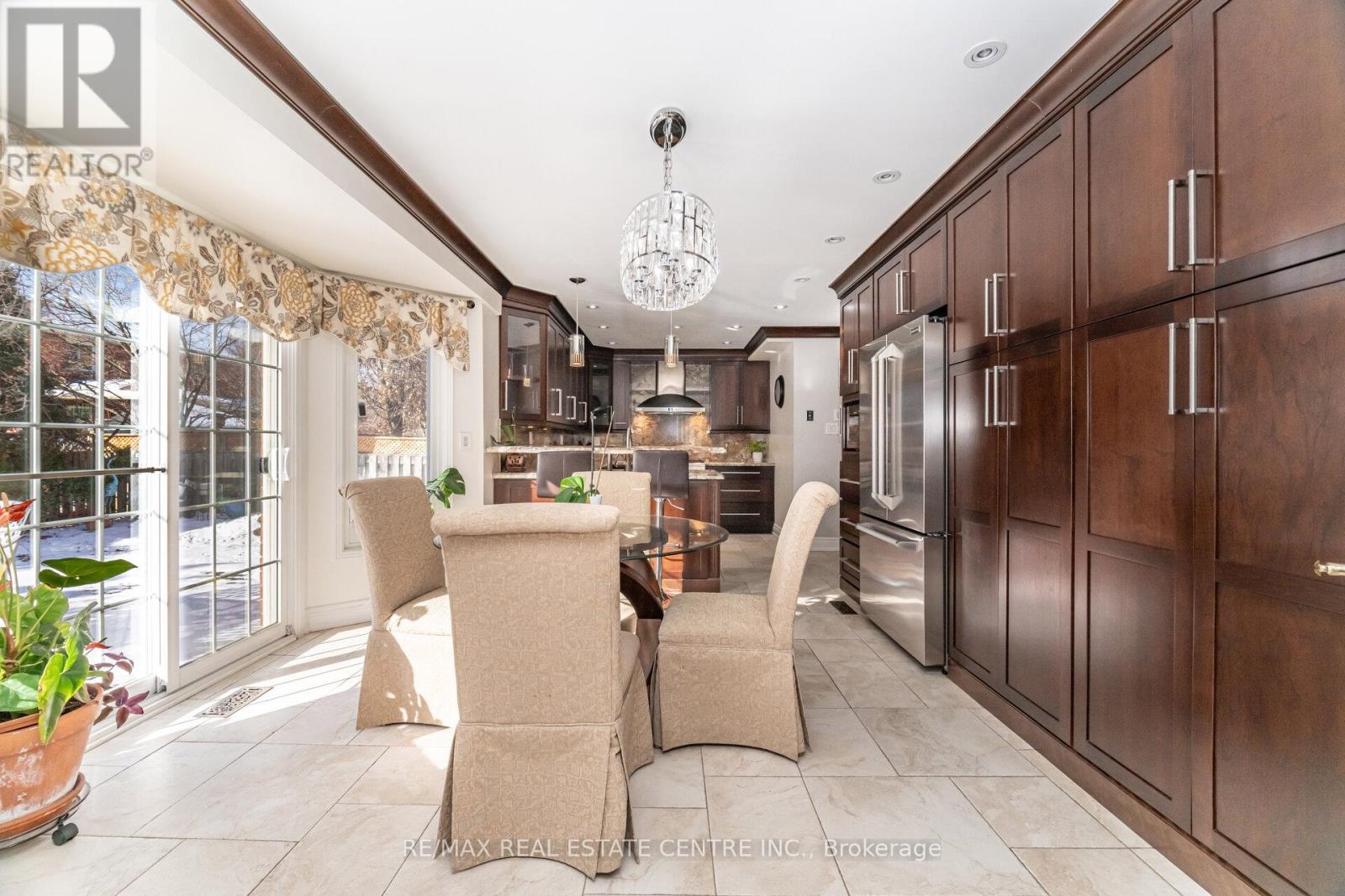 15 Brookbank Court, Brampton, Ontario  L6Z 3G4 - Photo 15 - W12981318