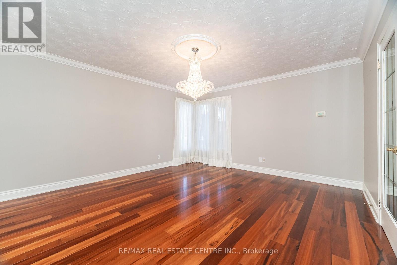 15 Brookbank Court, Brampton, Ontario  L6Z 3G4 - Photo 18 - W12981318