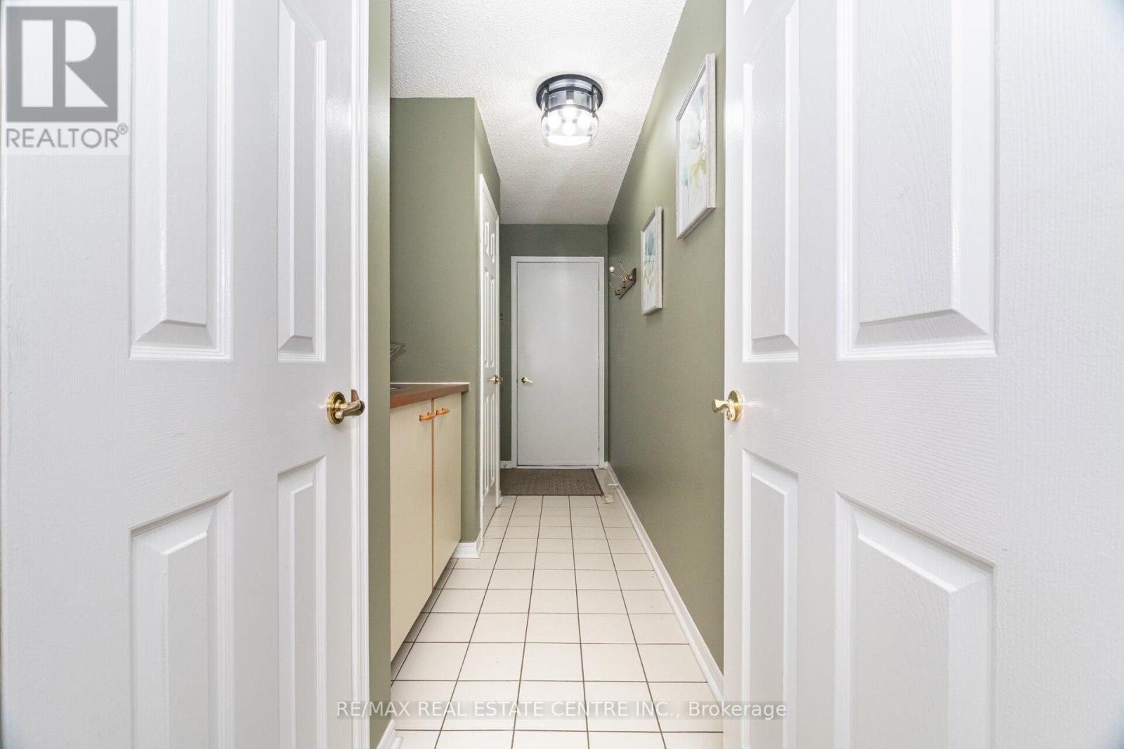 15 Brookbank Court, Brampton, Ontario  L6Z 3G4 - Photo 20 - W12981318