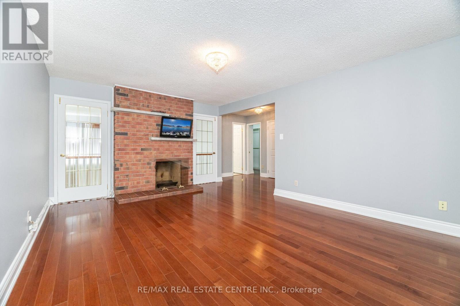 15 Brookbank Court, Brampton, Ontario  L6Z 3G4 - Photo 27 - W12981318