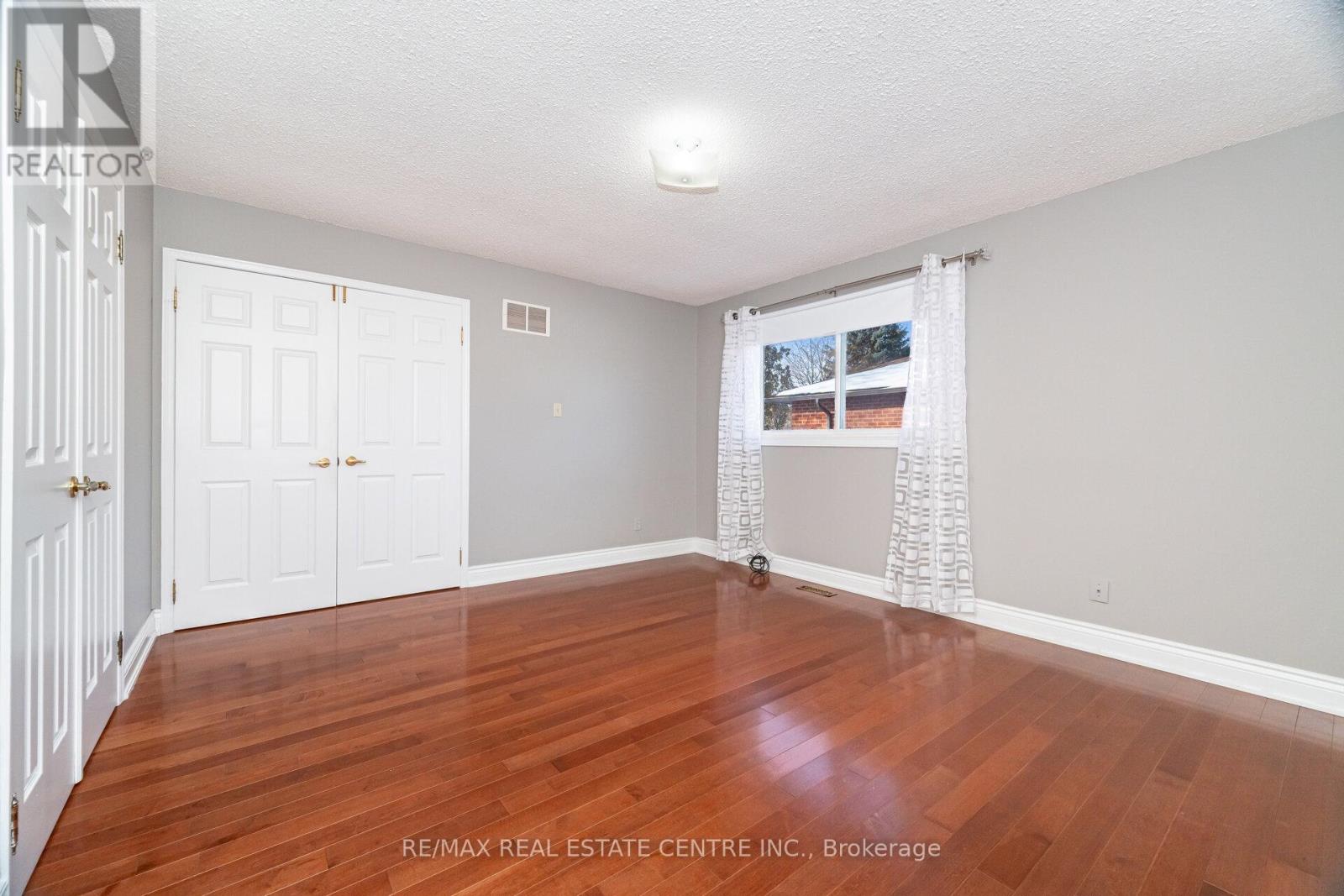 15 Brookbank Court, Brampton, Ontario  L6Z 3G4 - Photo 33 - W12981318