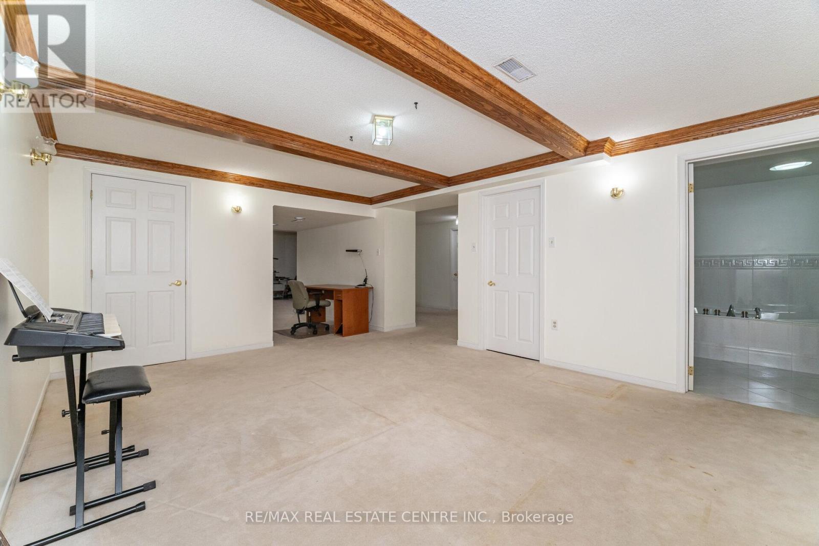 15 Brookbank Court, Brampton, Ontario  L6Z 3G4 - Photo 36 - W12981318