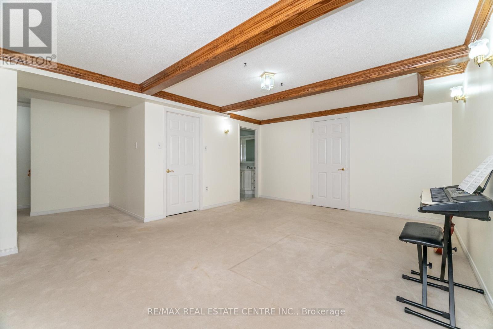 15 Brookbank Court, Brampton, Ontario  L6Z 3G4 - Photo 37 - W12981318