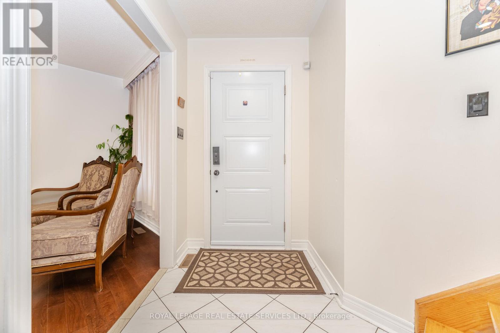 52 Wildberry Crescent, Brampton, Ontario  L6R 1J9 - Photo 3 - W12981324