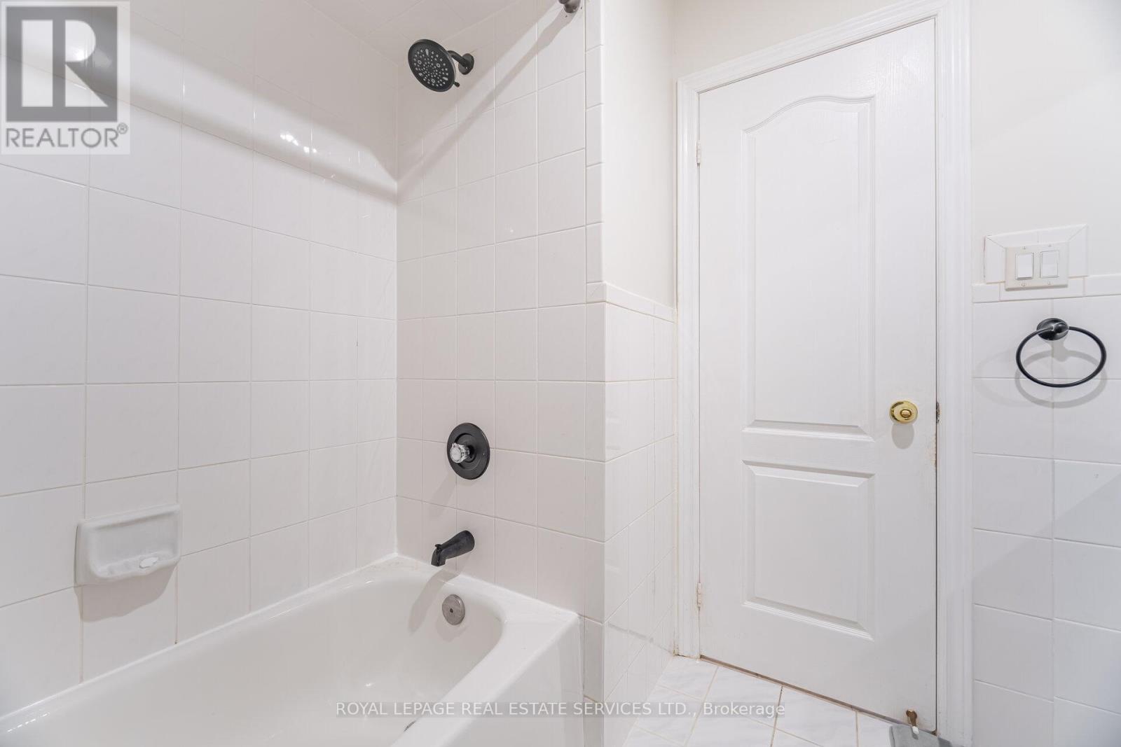 52 Wildberry Crescent, Brampton, Ontario  L6R 1J9 - Photo 30 - W12981324