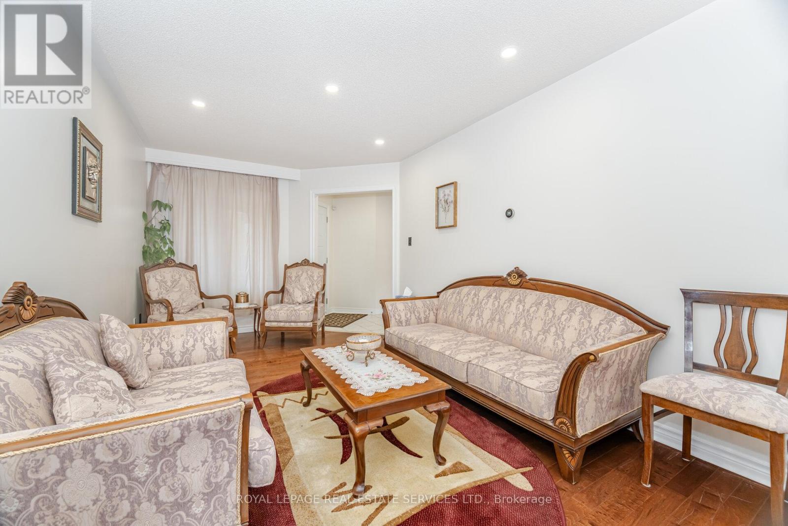 52 Wildberry Crescent, Brampton, Ontario  L6R 1J9 - Photo 4 - W12981324