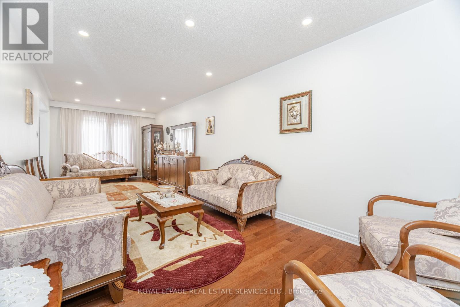 52 Wildberry Crescent, Brampton, Ontario  L6R 1J9 - Photo 5 - W12981324