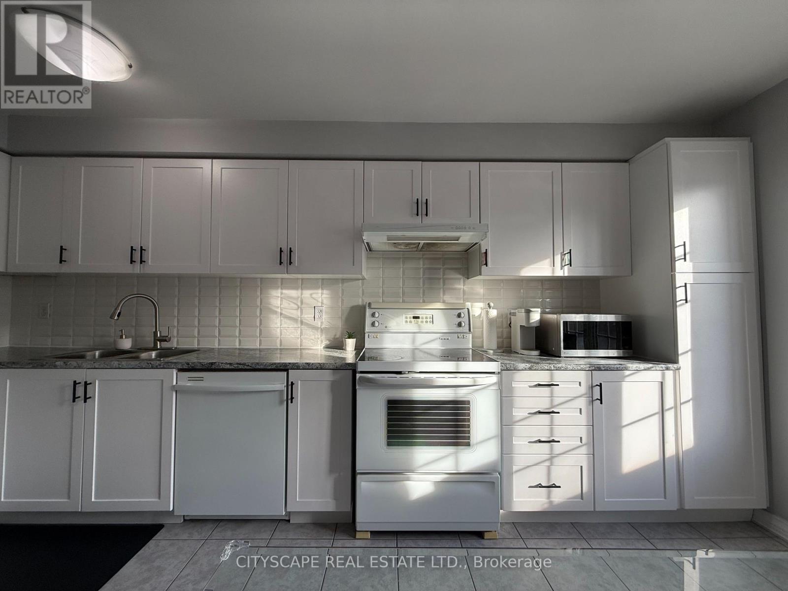 51 - 120 Railroad Street, Brampton, Ontario  L6X 5A1 - Photo 6 - W12981330