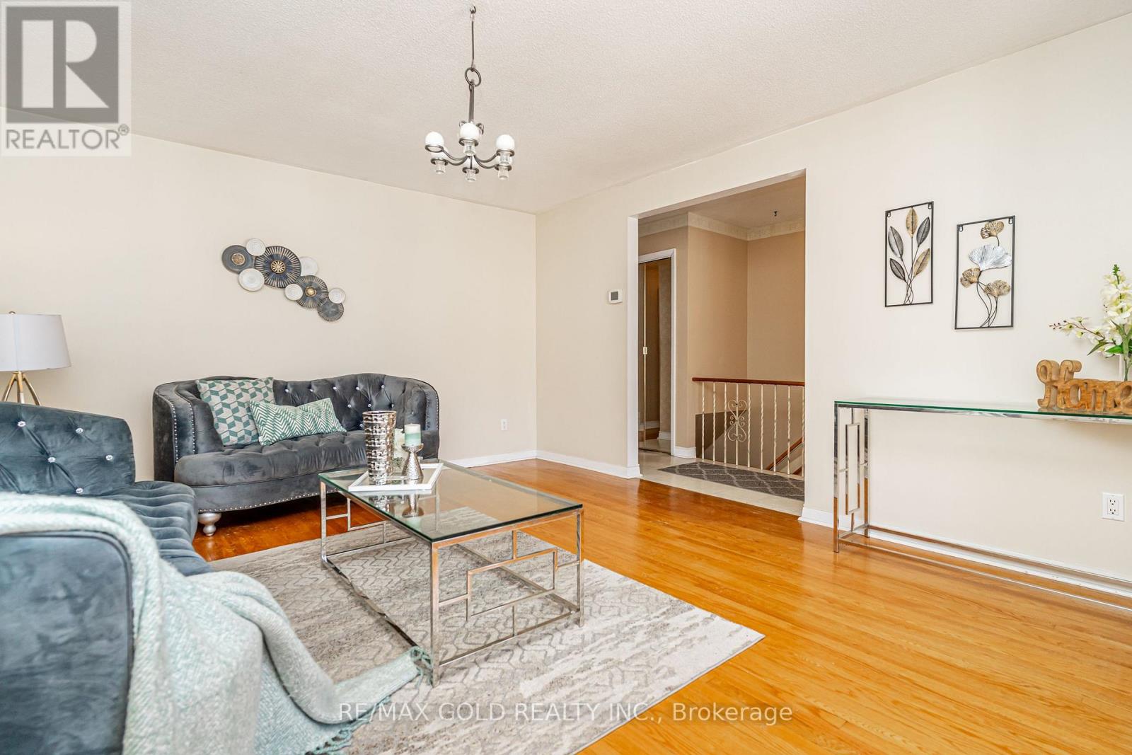 11 Edgebrook Crescent, Brampton, Ontario  L6T 1Y6 - Photo 10 - W12981370