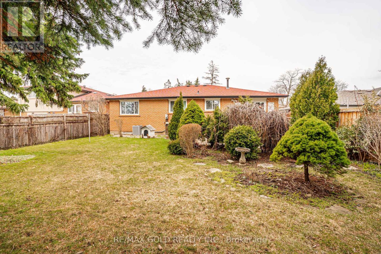 11 Edgebrook Crescent, Brampton, Ontario  L6T 1Y6 - Photo 31 - W12981370