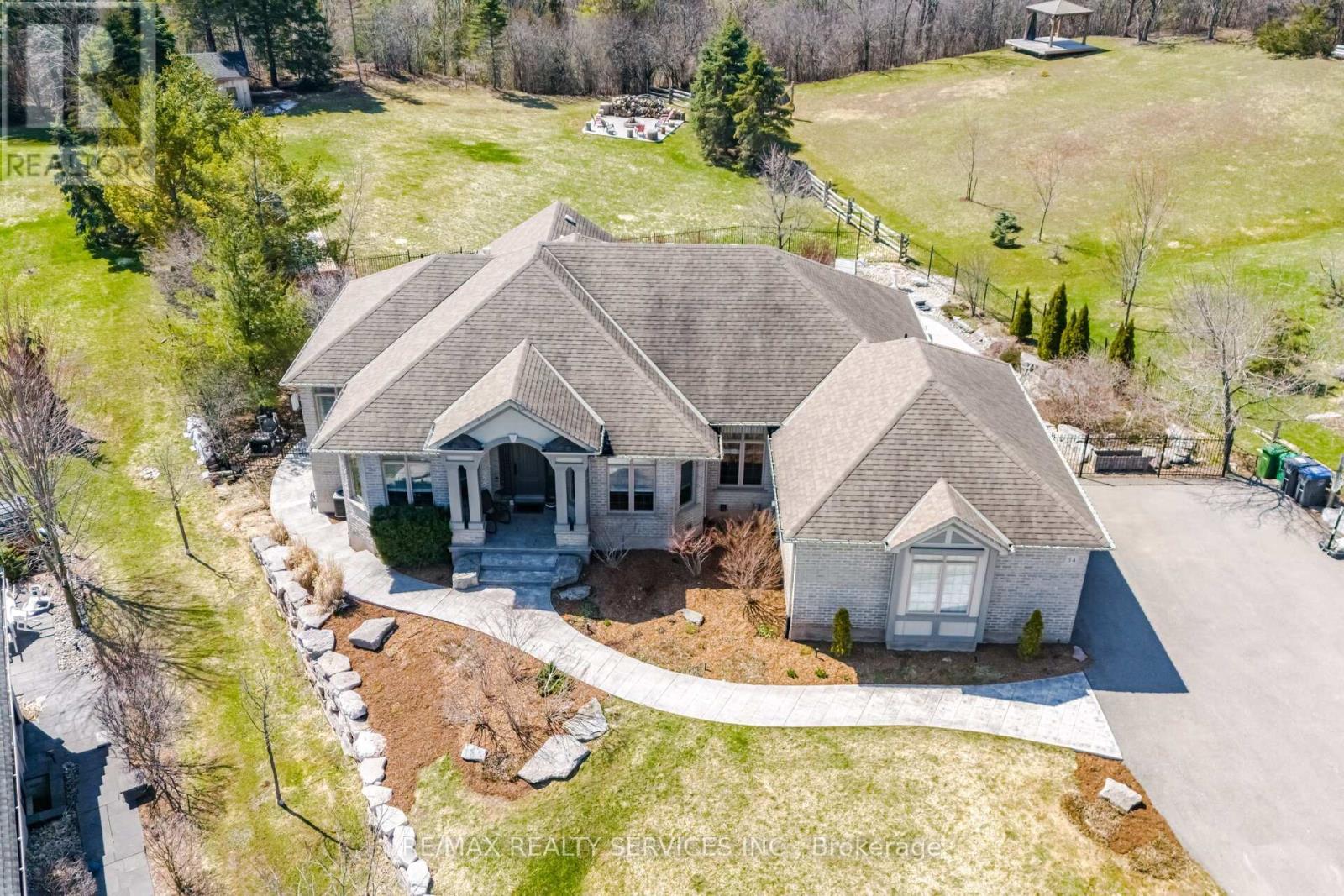 34 ISABELLA STREET, Caledon, Ontario