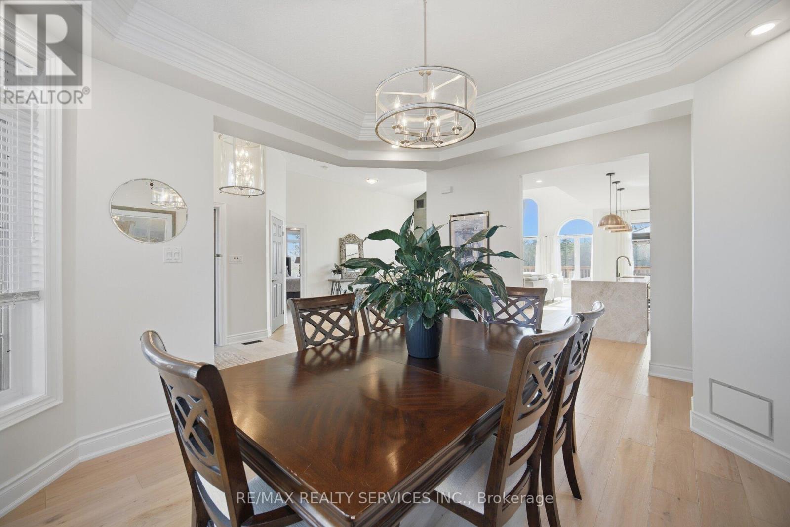 34 Isabella Street, Caledon, Ontario  L7C 1N7 - Photo 11 - W12981384