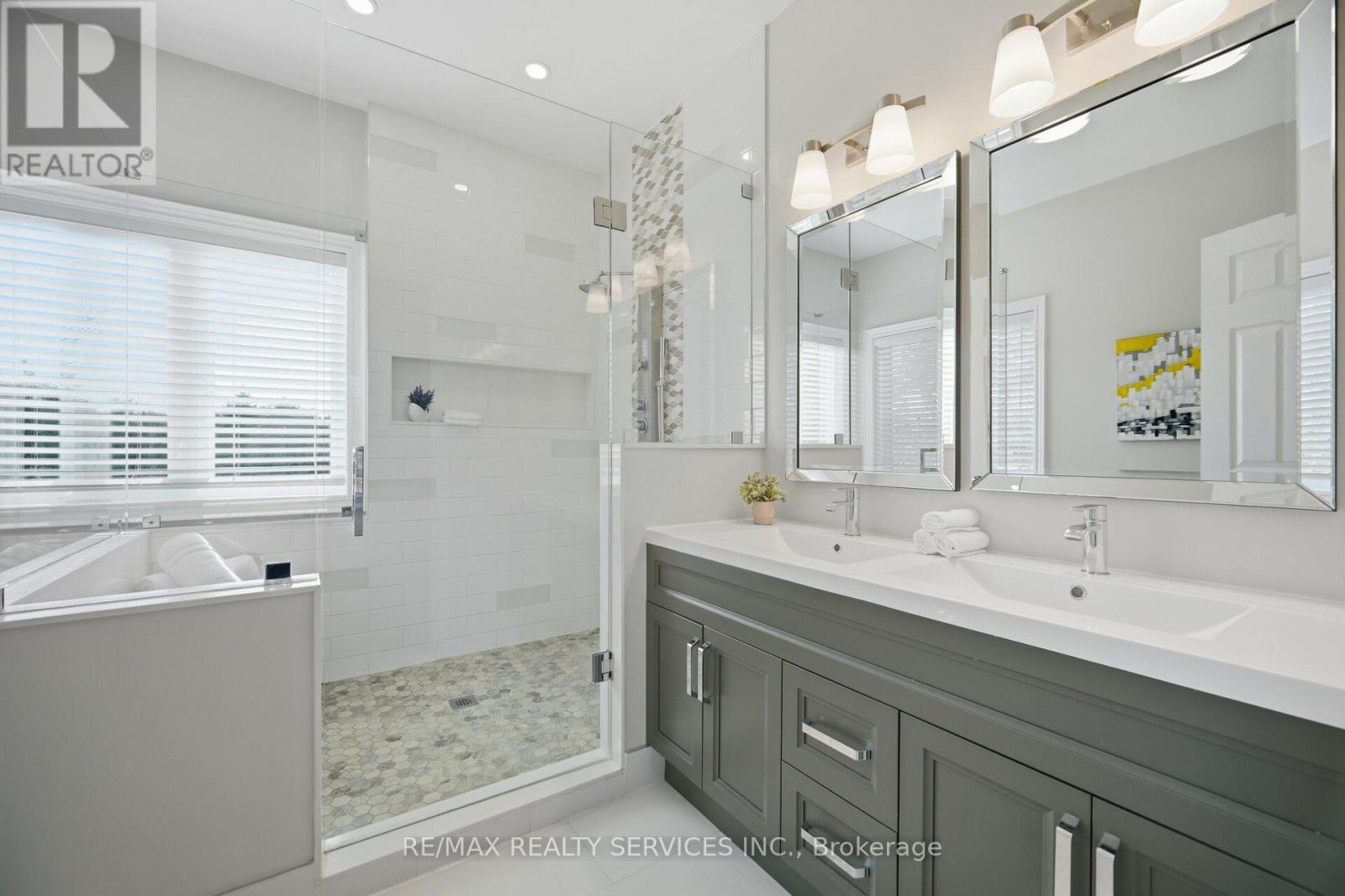 34 Isabella Street, Caledon, Ontario  L7C 1N7 - Photo 25 - W12981384