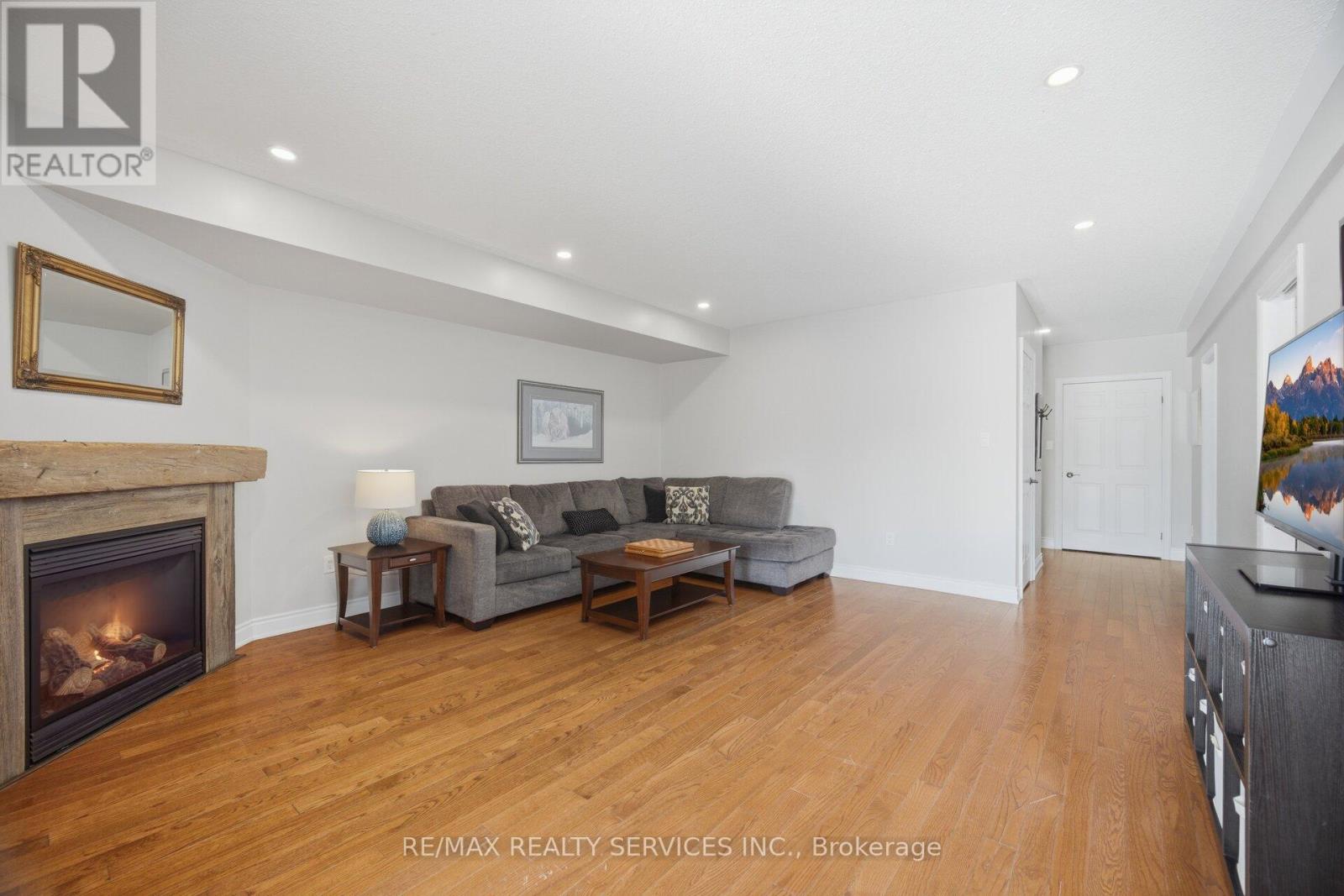 34 Isabella Street, Caledon, Ontario  L7C 1N7 - Photo 36 - W12981384