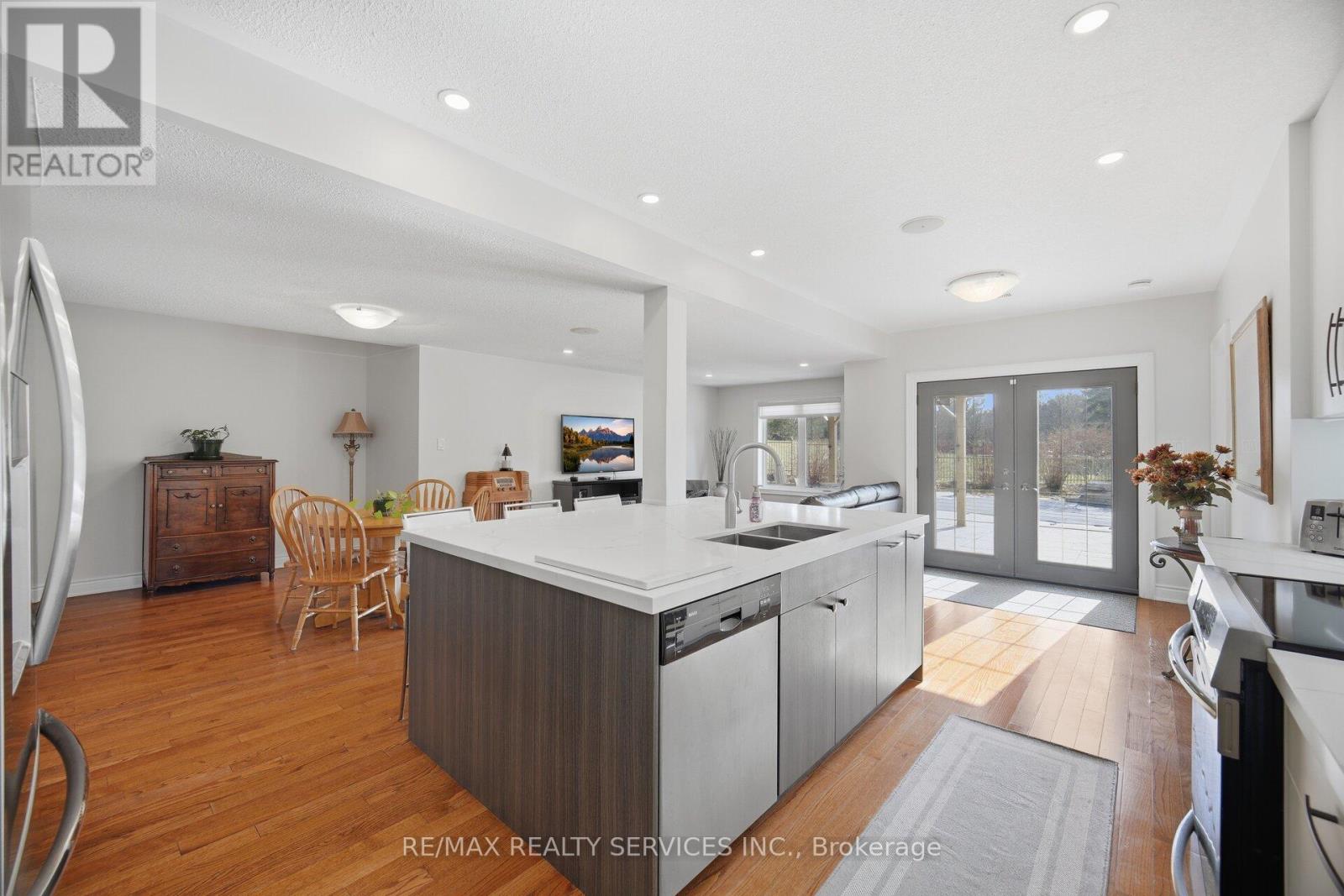 34 Isabella Street, Caledon, Ontario  L7C 1N7 - Photo 39 - W12981384