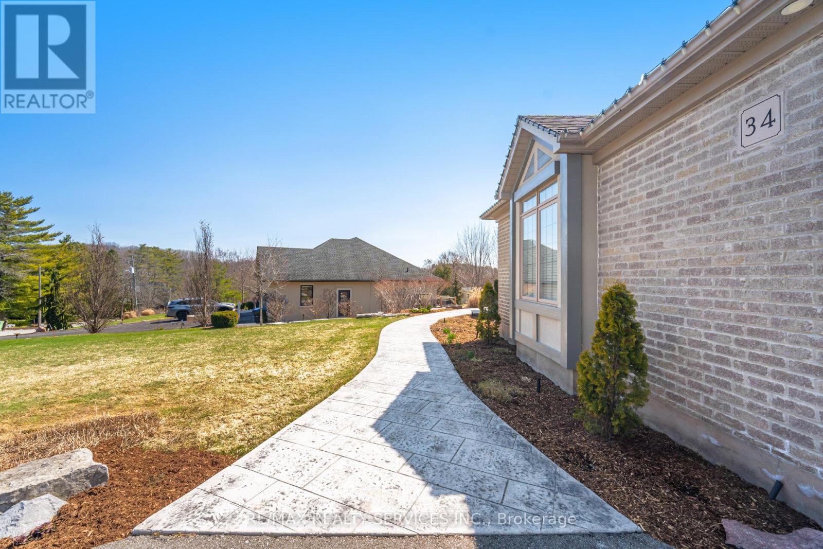 34 Isabella Street, Caledon, Ontario  L7C 1N7 - Photo 6 - W12981384