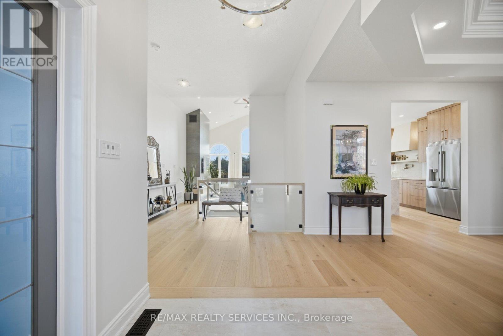 34 Isabella Street, Caledon, Ontario  L7C 1N7 - Photo 9 - W12981384