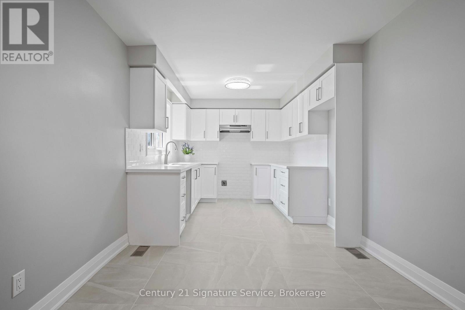 2362 Denise Road, Mississauga, Ontario  L4X 1J4 - Photo 12 - W12981388