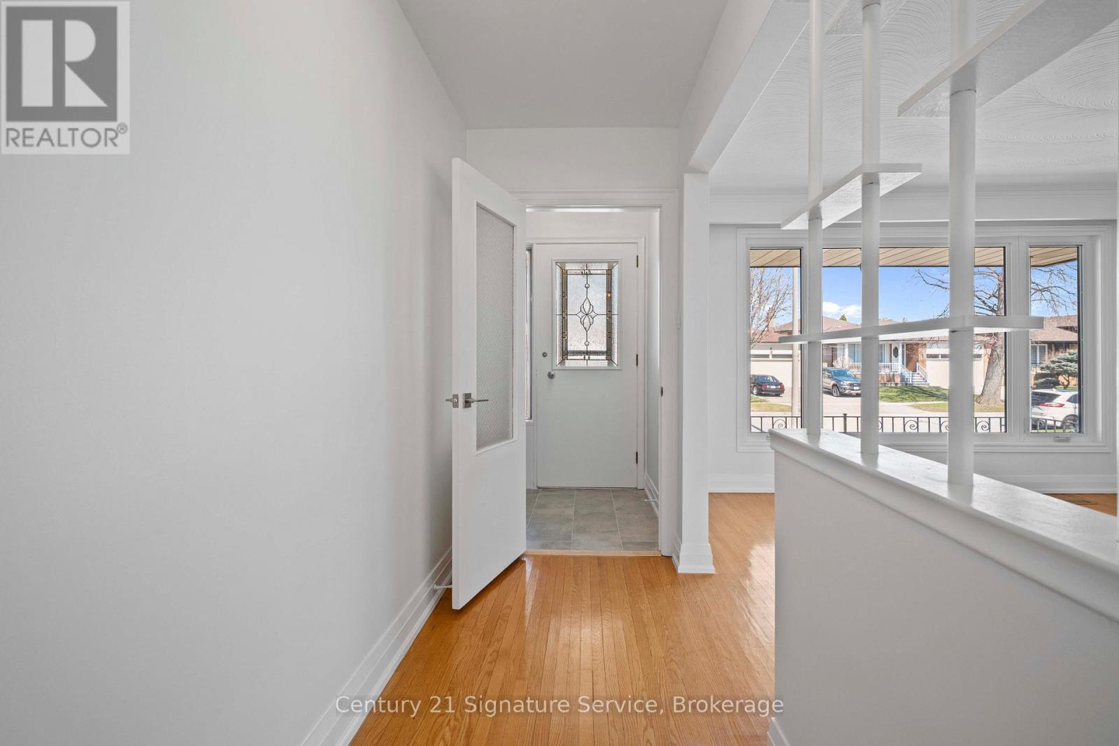 2362 Denise Road, Mississauga, Ontario  L4X 1J4 - Photo 3 - W12981388