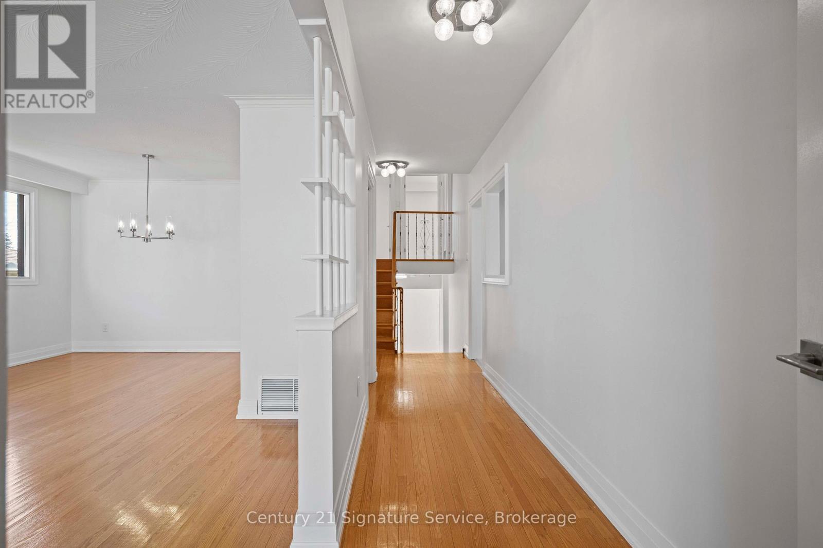 2362 Denise Road, Mississauga, Ontario  L4X 1J4 - Photo 4 - W12981388