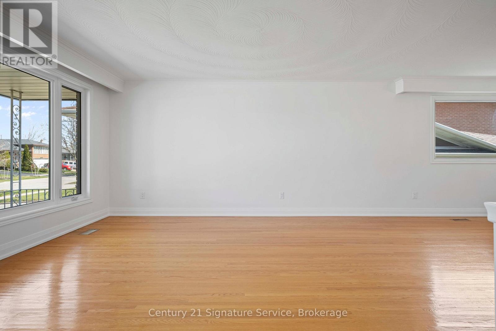 2362 Denise Road, Mississauga, Ontario  L4X 1J4 - Photo 5 - W12981388