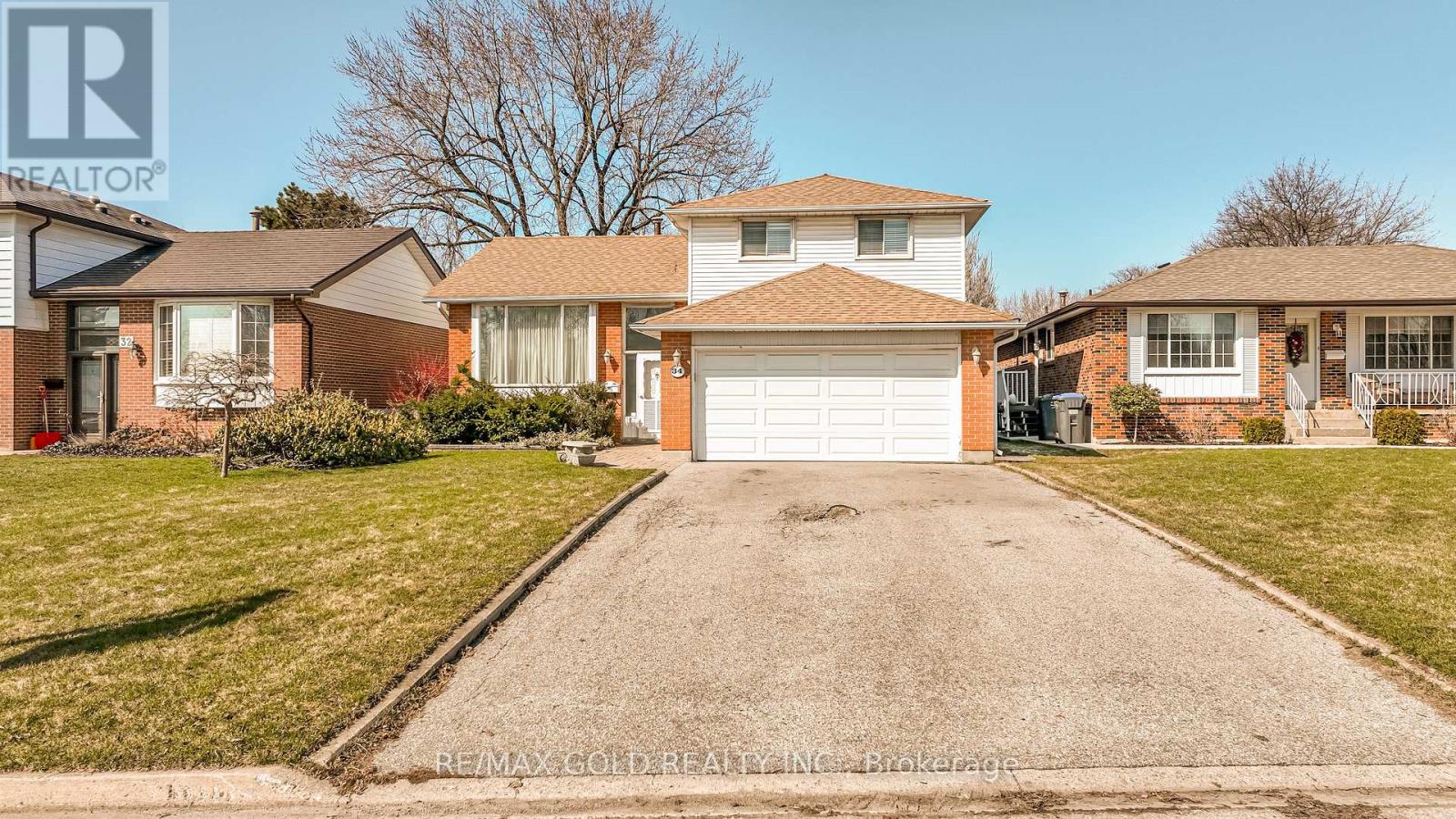 34 DEERFIELD CRESCENT, Brampton, Ontario
