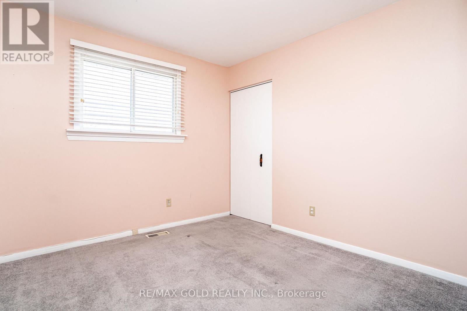 34 Deerfield Crescent, Brampton, Ontario  L6T 1K7 - Photo 20 - W12981394